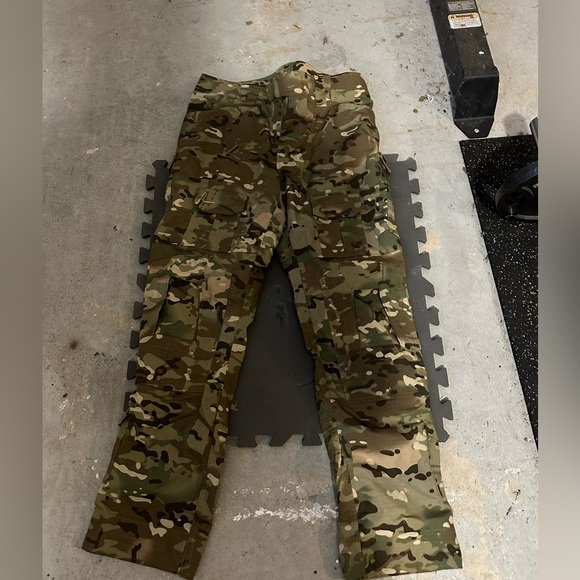 CAMO TACTICAL PANTS - Picture 1 of 2